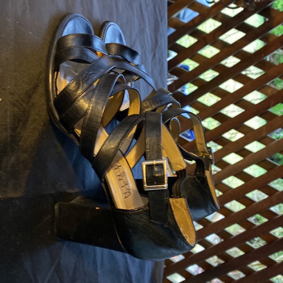 Nine West Strappy block heels black retro shoes - Picture 2 of 3